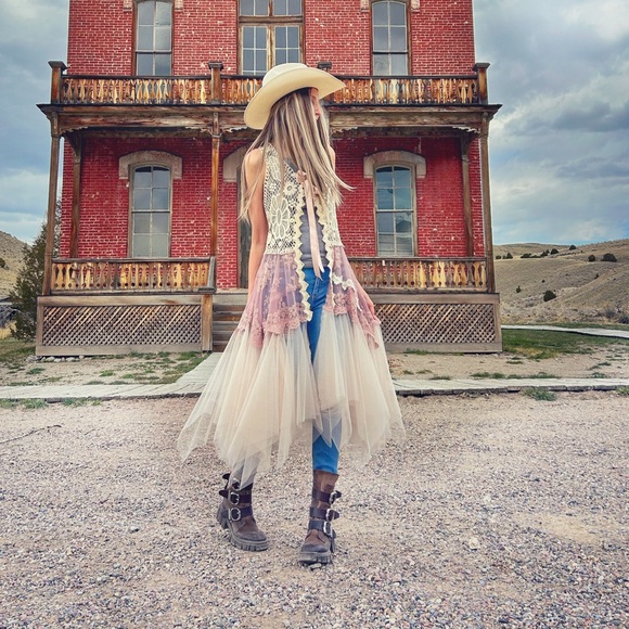 SOLD Moo Country Bozman Montana - Picture 1 of 9